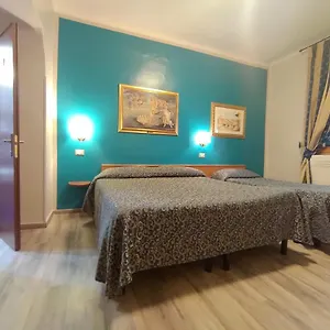 2* Hotel Santa Croce