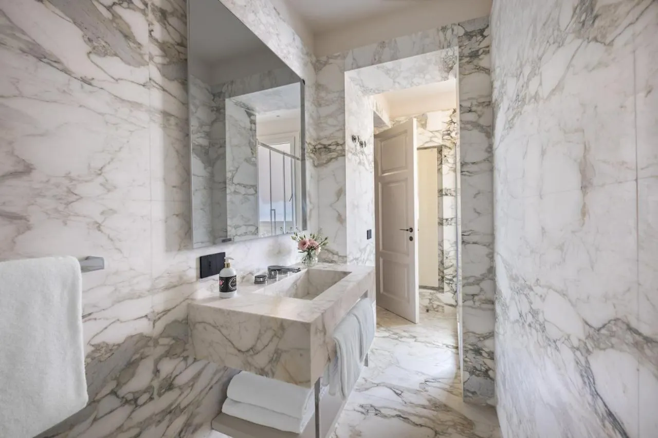Palazzo Signoria Luxury Apartments 2-David Florence Italy