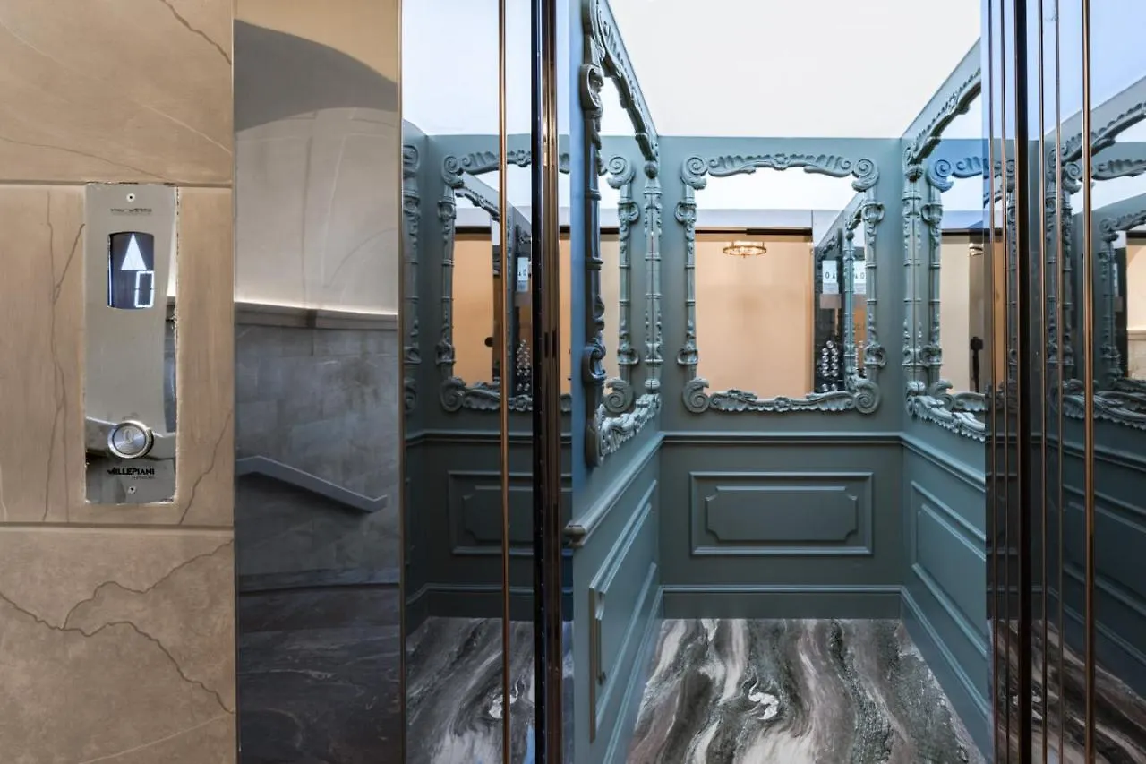 Apartments Florence- Palazzo Signoria Luxury Apartments 2-David
